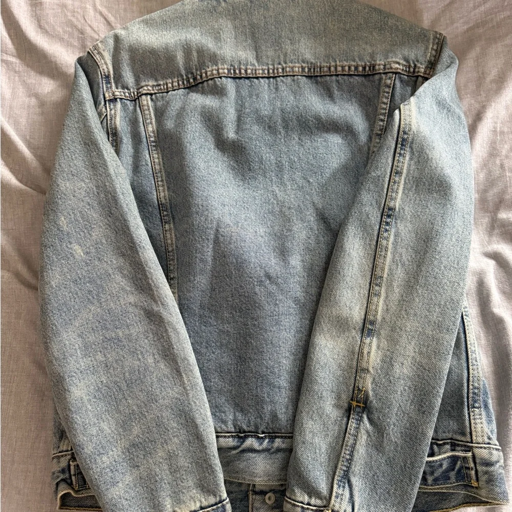Levi's Men's Light Blue Denim Jacket with Sherpa Collar - Picture 3 of 4